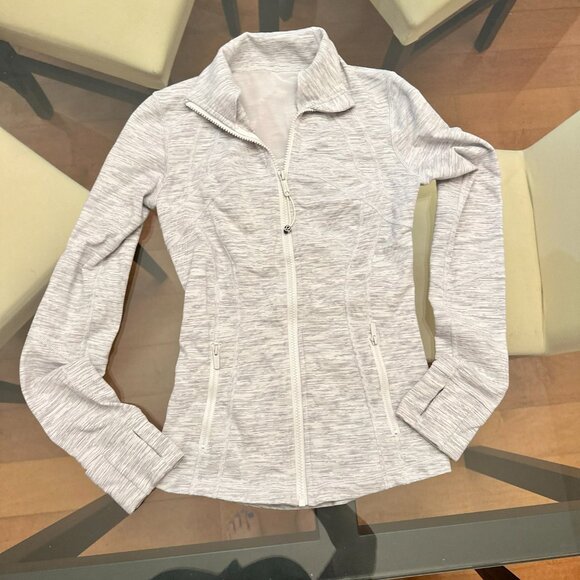 Lululemon Jacket Fits like a small - Picture 1 of 4